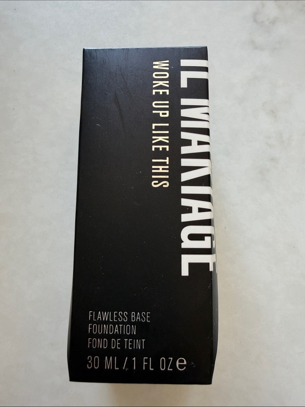 IL MAKIAGE Flawless Base Foundation - Black & White Packaging